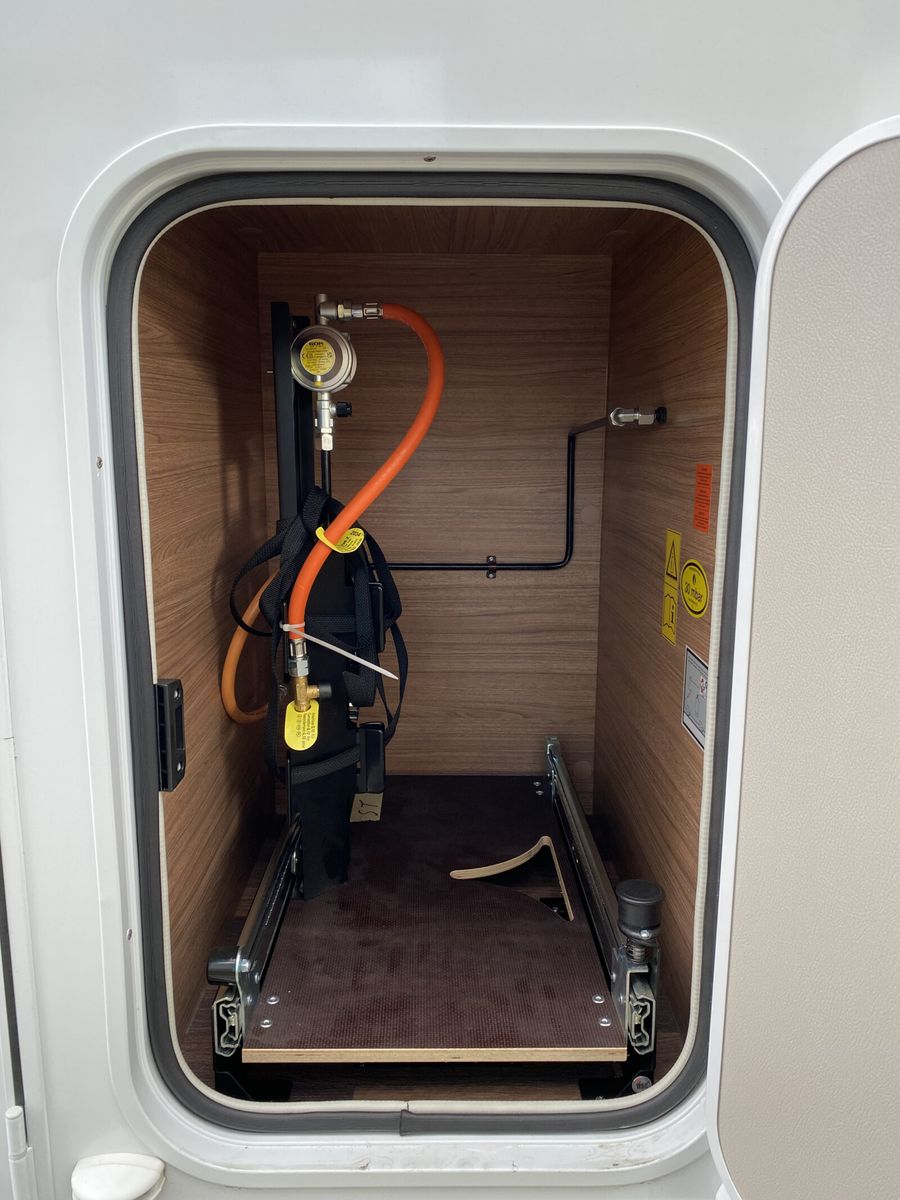 Fahrzeugabbildung Weinsberg CaraCompact EDITION PEPPER 600 MEG Dachklima