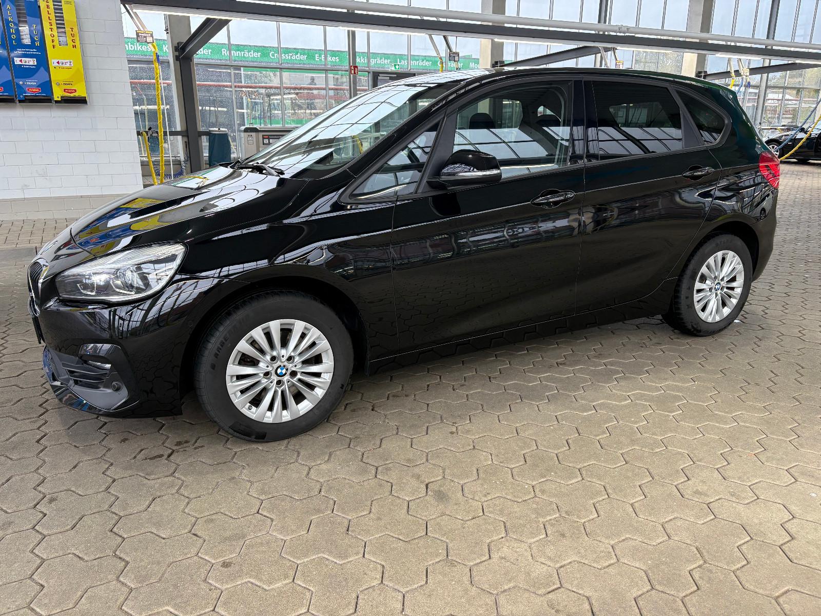BMW 218d Activ Tourer Adva-1HD-NAVI-KAMERA-AHK-SPORT