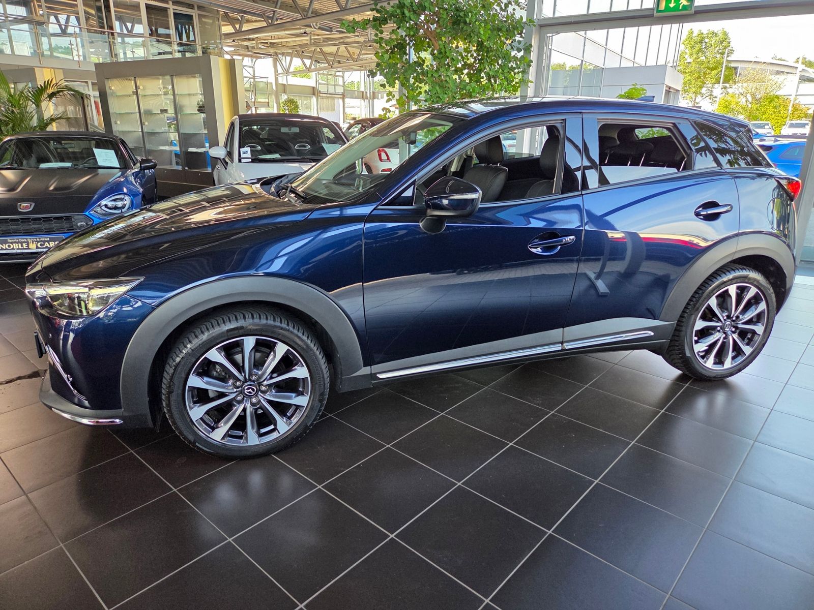 Fahrzeugabbildung Mazda CX-3 Sports-Line AWD HUD BOSE LED NAV SHZ 18"