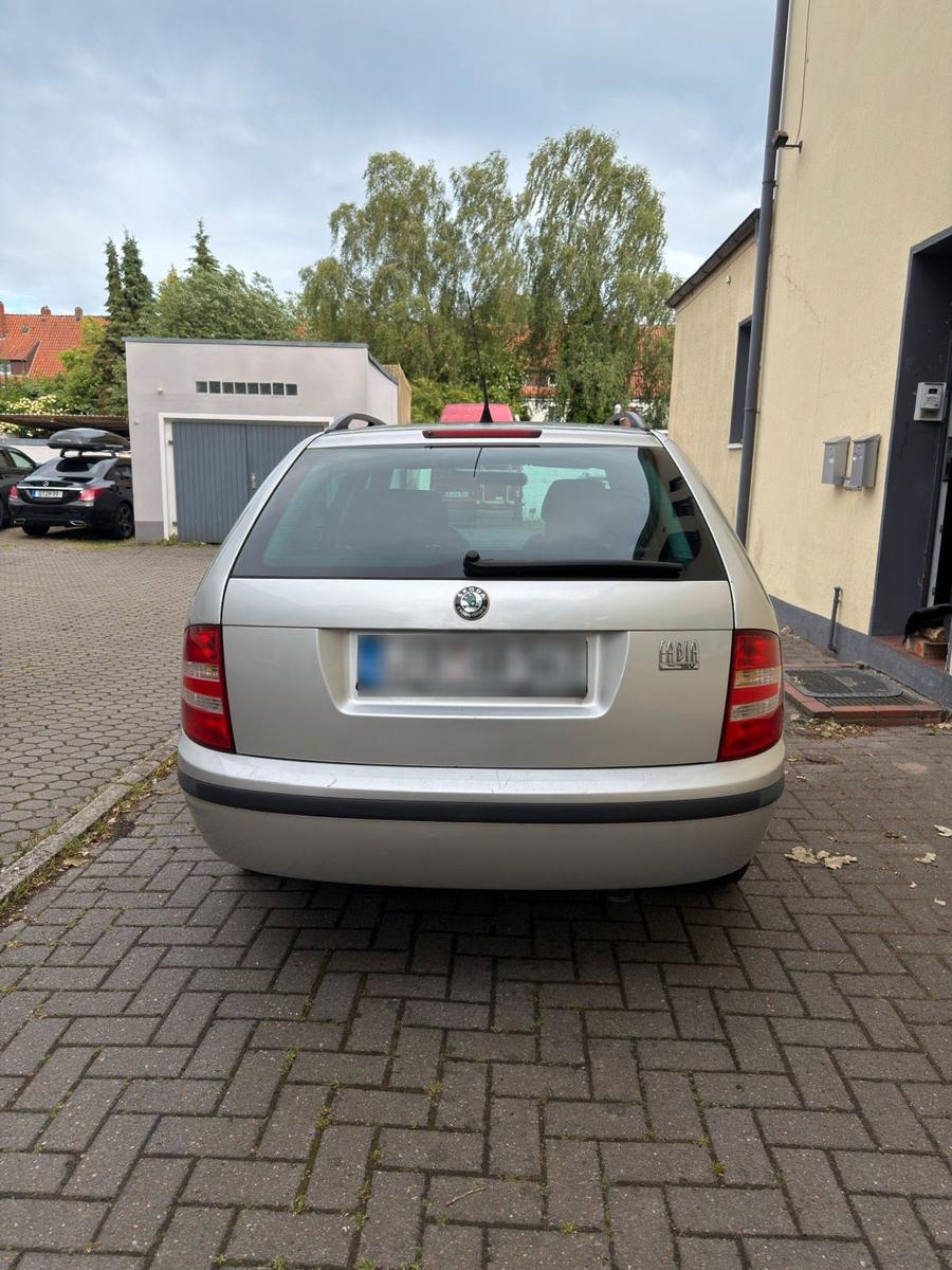 Skoda Fabia 2006 — engine 75 HP (55kW)