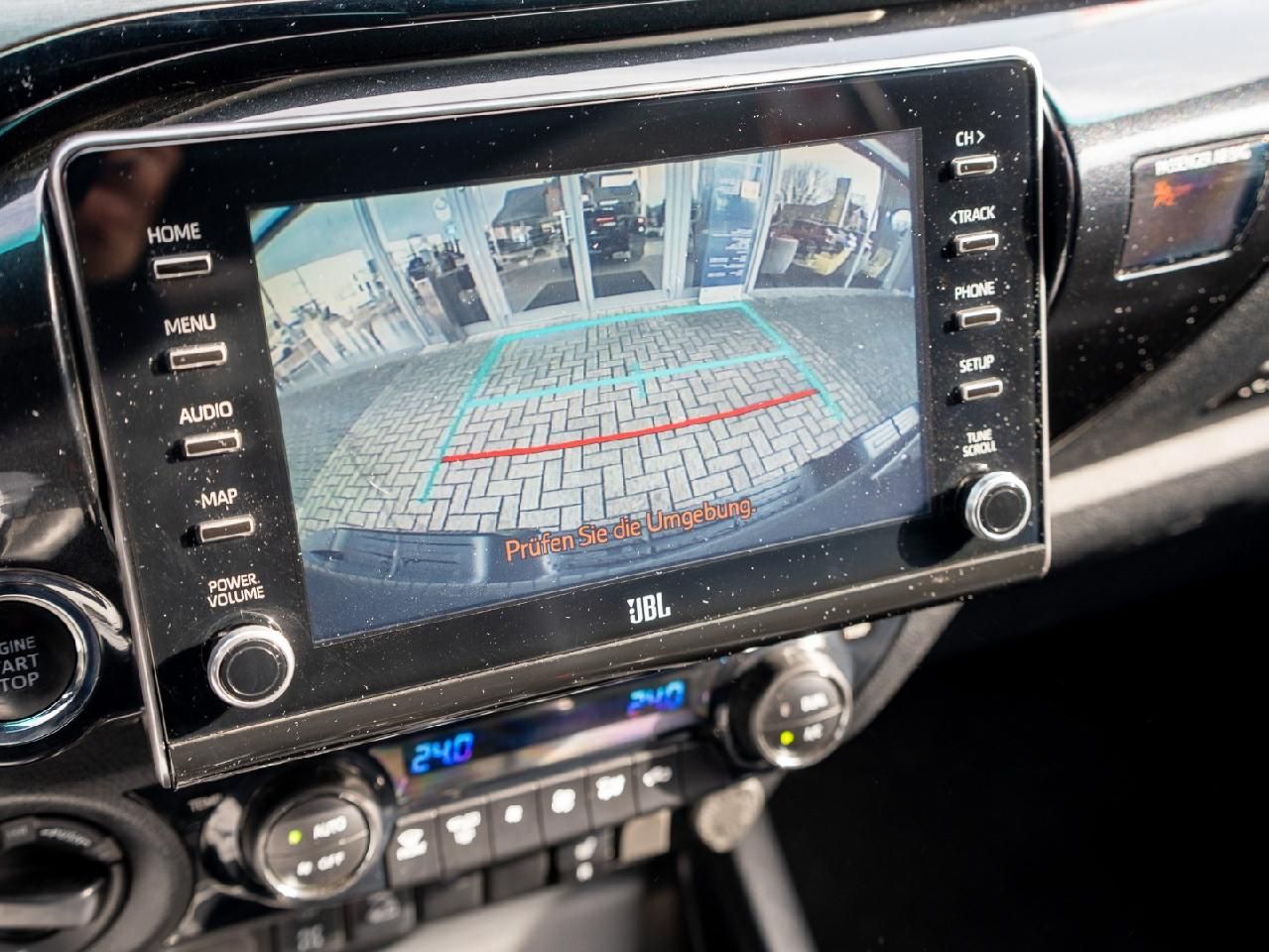 Fahrzeugabbildung Toyota Hilux Double Cab Invincible 4x4