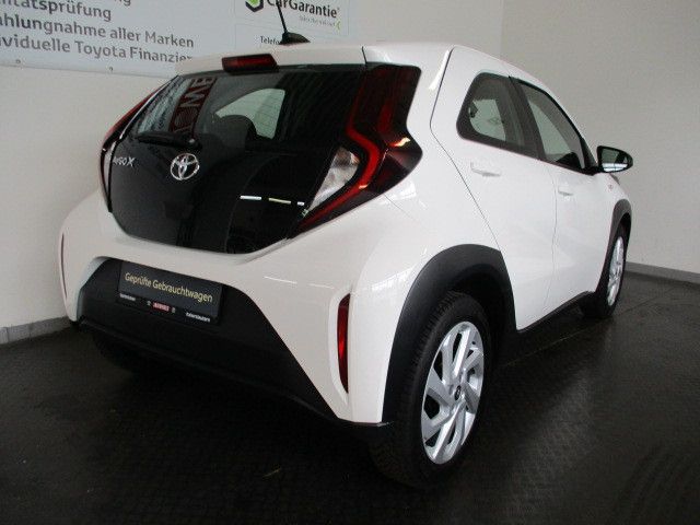 Fahrzeugabbildung Toyota Aygo X Play 5-Türer