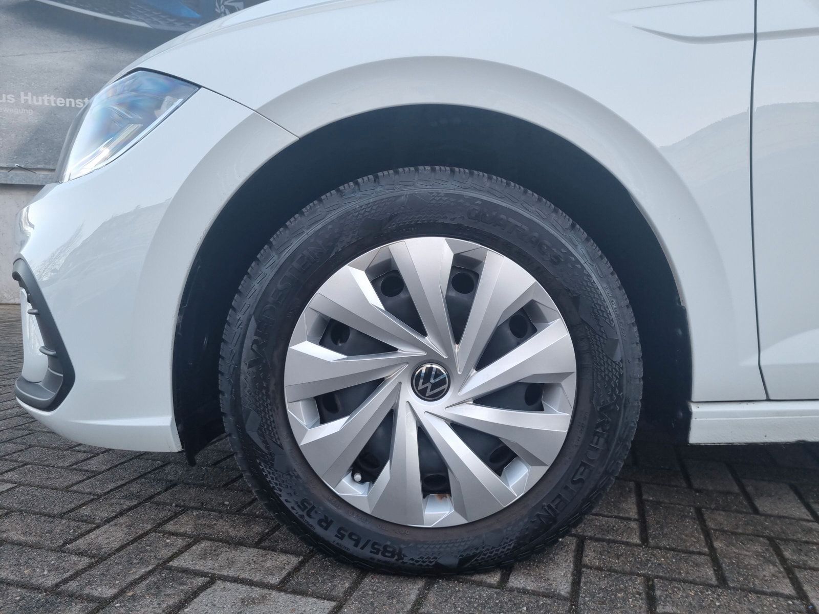 Fahrzeugabbildung Volkswagen Polo 1.0 MPI Life APP DAB PDC