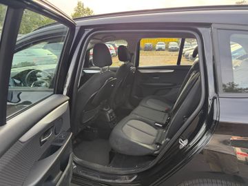 BMW 218 Gran Tourer - 12