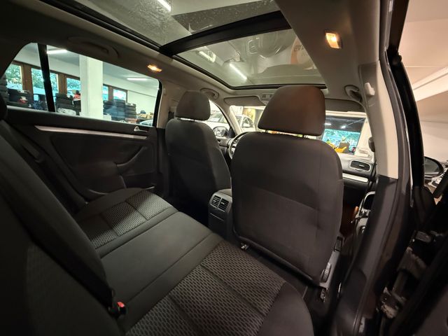 Volkswagen Golf VI Variant BM/ 1.H / 93t.KM/ PANO/ NAVI/ Volkswagen Golf VI Variant BM/ 1.H / 93t.KM/ PANO/ NAVI/