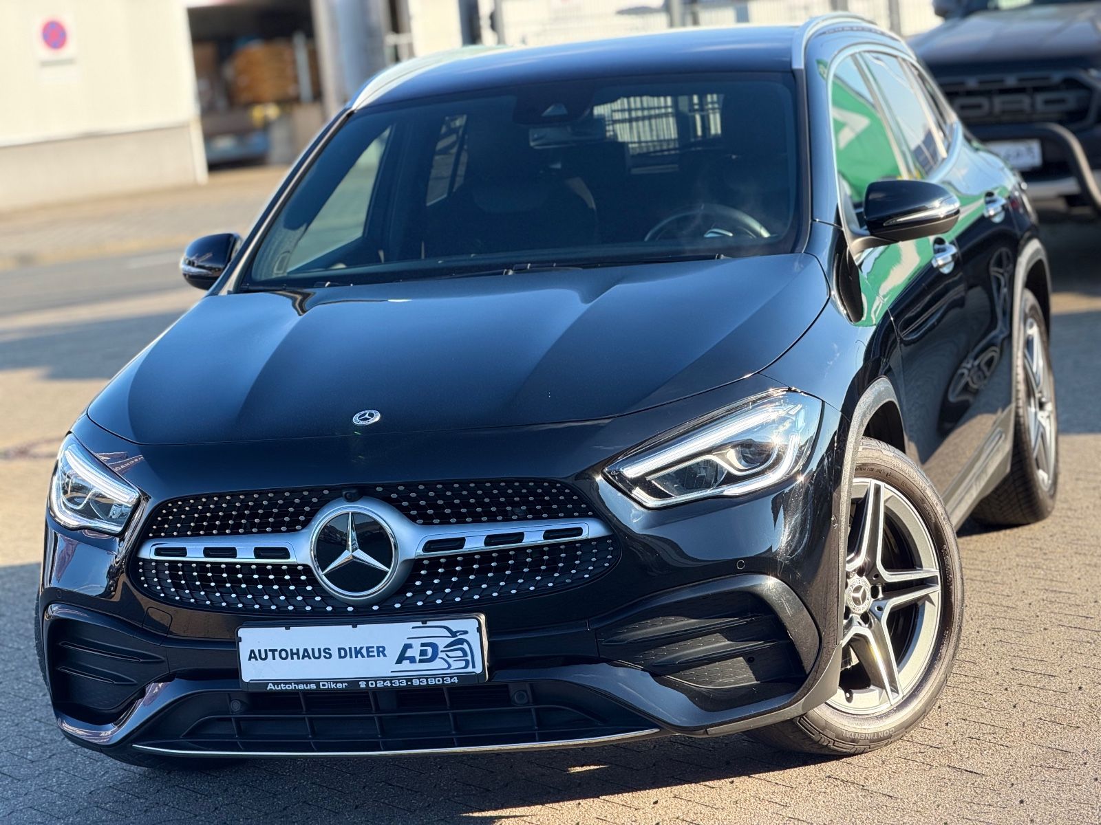 MERCEDES-BENZ GLA 200 AMG Line