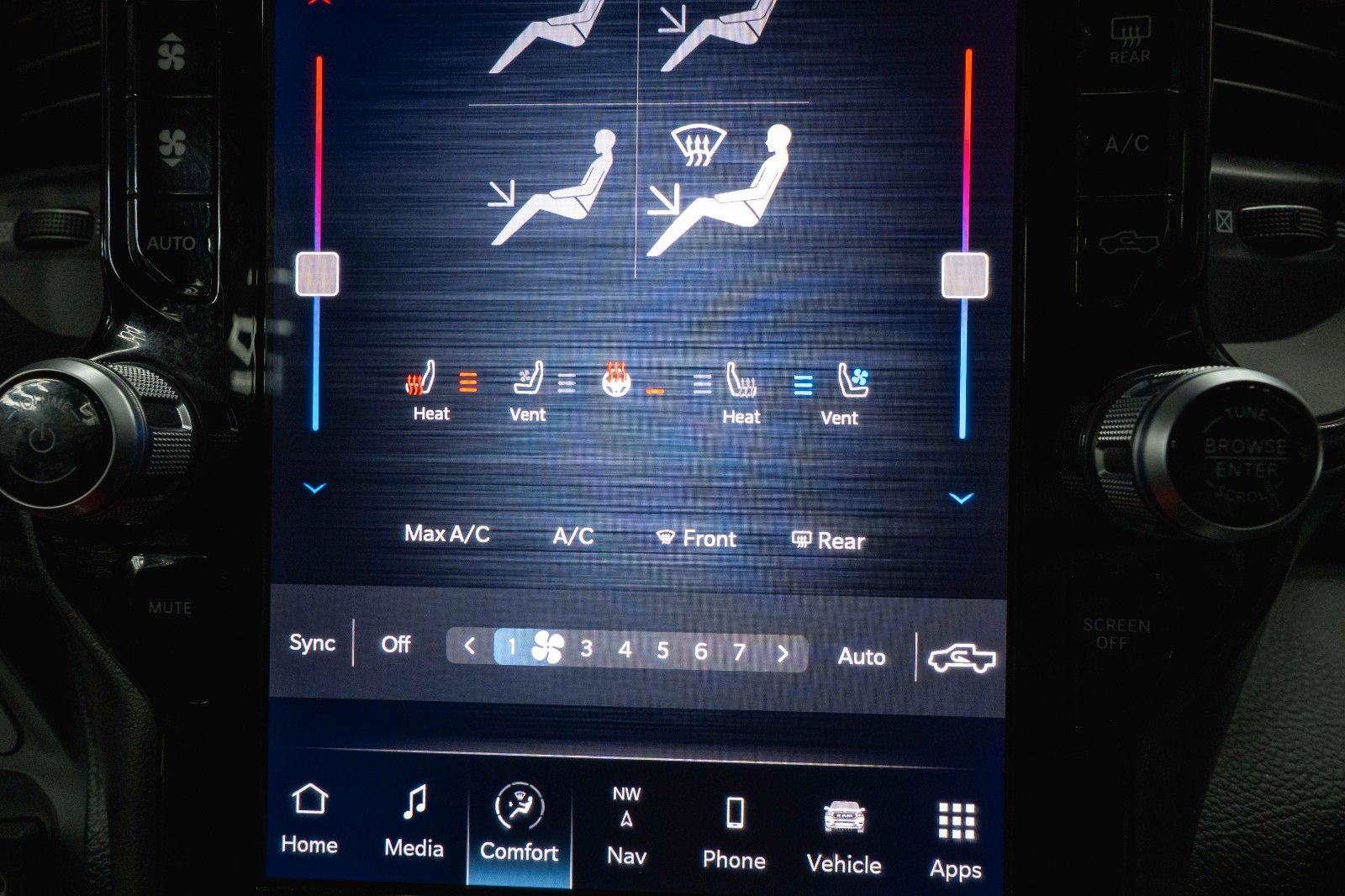 Fahrzeugabbildung Dodge RAM 5.7 V8 HEMI 4x4 NIGHT GT SPORT Night-Paket