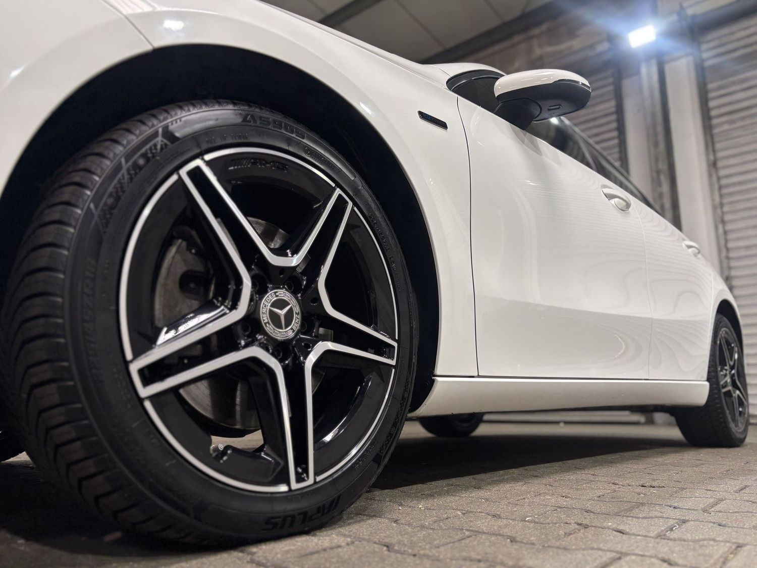 Fahrzeugabbildung Mercedes-Benz A 250 e Style Limousine AMG Felge#LED#Distr#MBUX