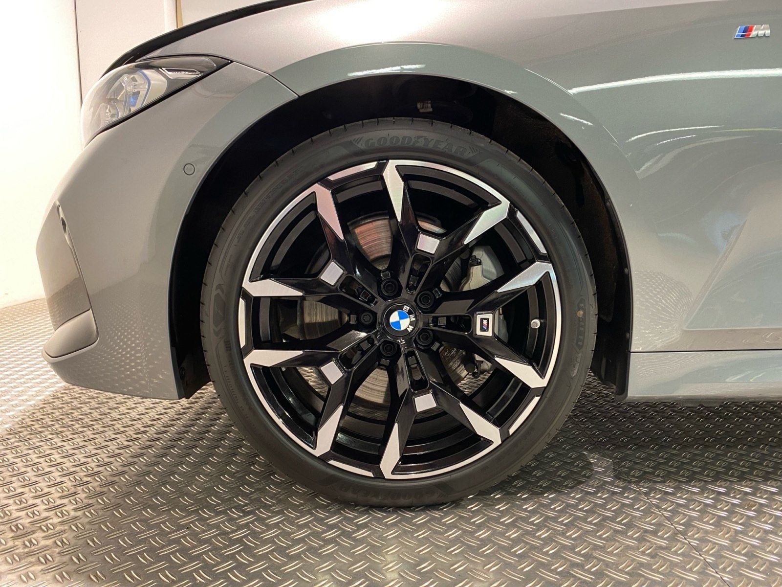 BMW 330 - Bild 14