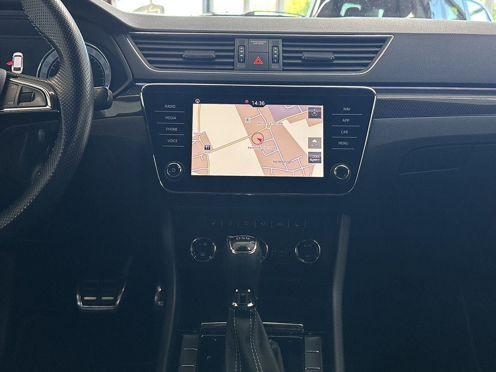 Skoda Superb Combi 1.5 TSI ACT DSG SportLine DCC NAVI foto 2