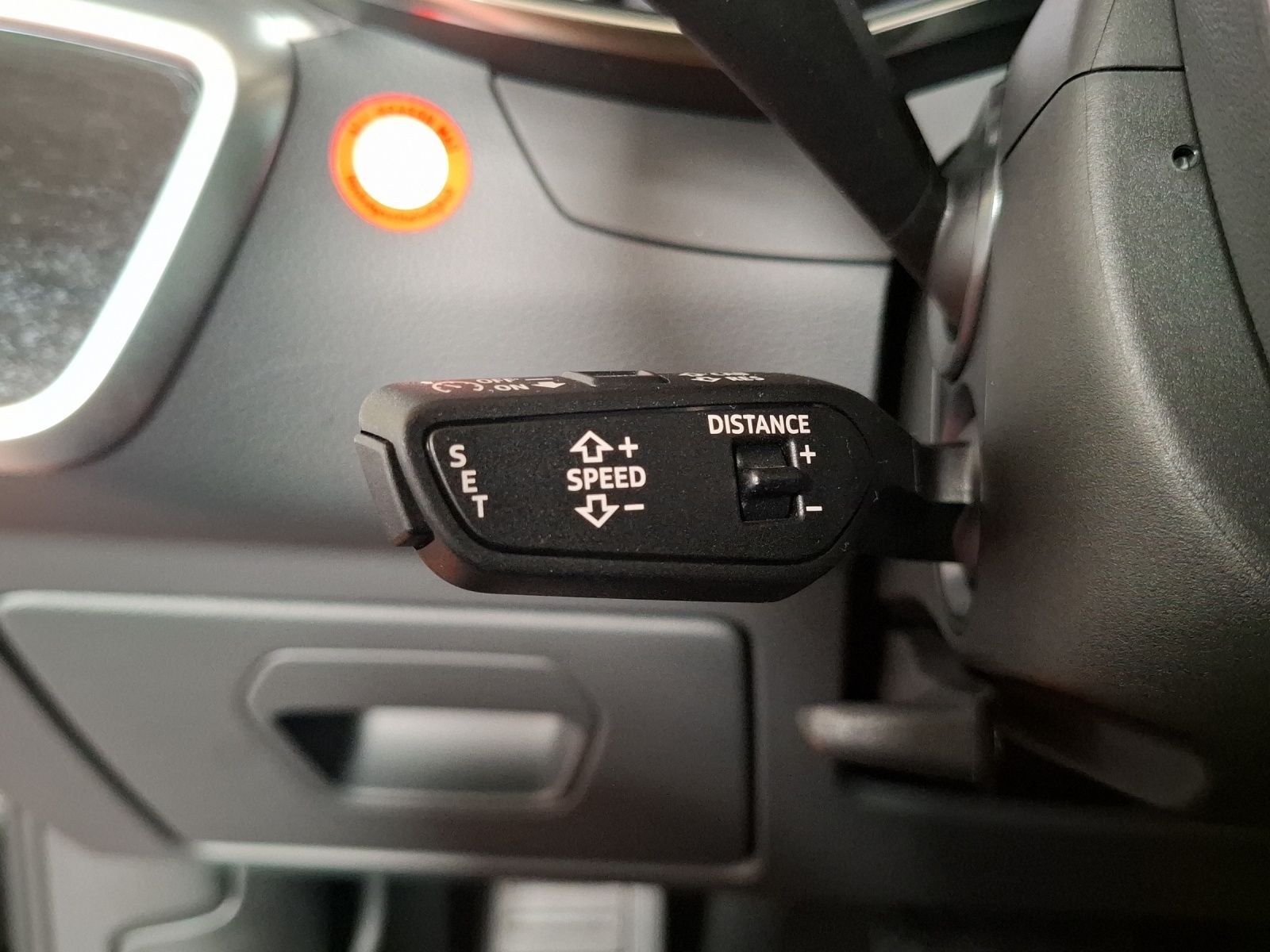 Fahrzeugabbildung Audi A6 Avant 40 TDI quattro sport LED Navi ACC AHK R