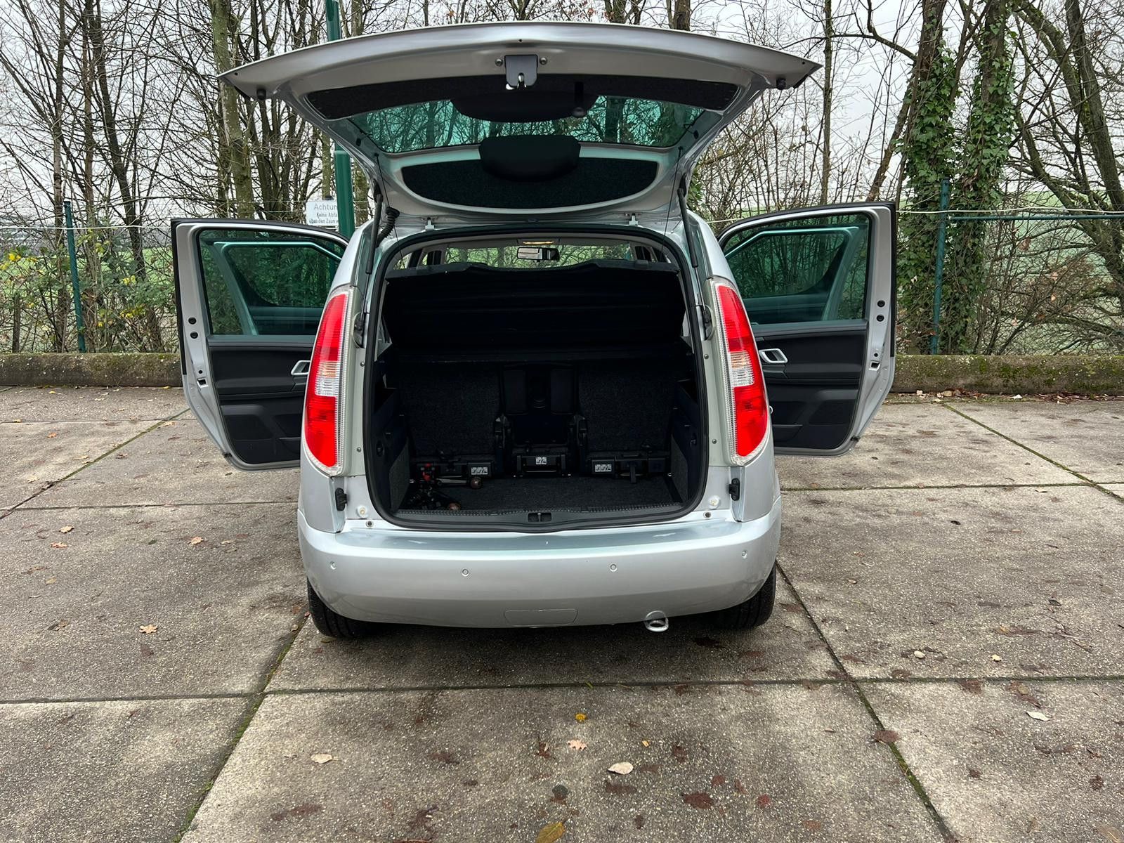 SKODA Roomster Style 1.Hand AHK Klima Sitzheizung