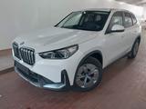 BMW iX1 30 xDrive /LEDER /PANORAMA / HEAD-UP/ KAMERA - weiße BMW iX1