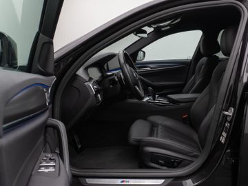 Fahrzeugabbildung BMW 520d M Sport  Kamera HUD DAB HiFi AHK DisplayKey