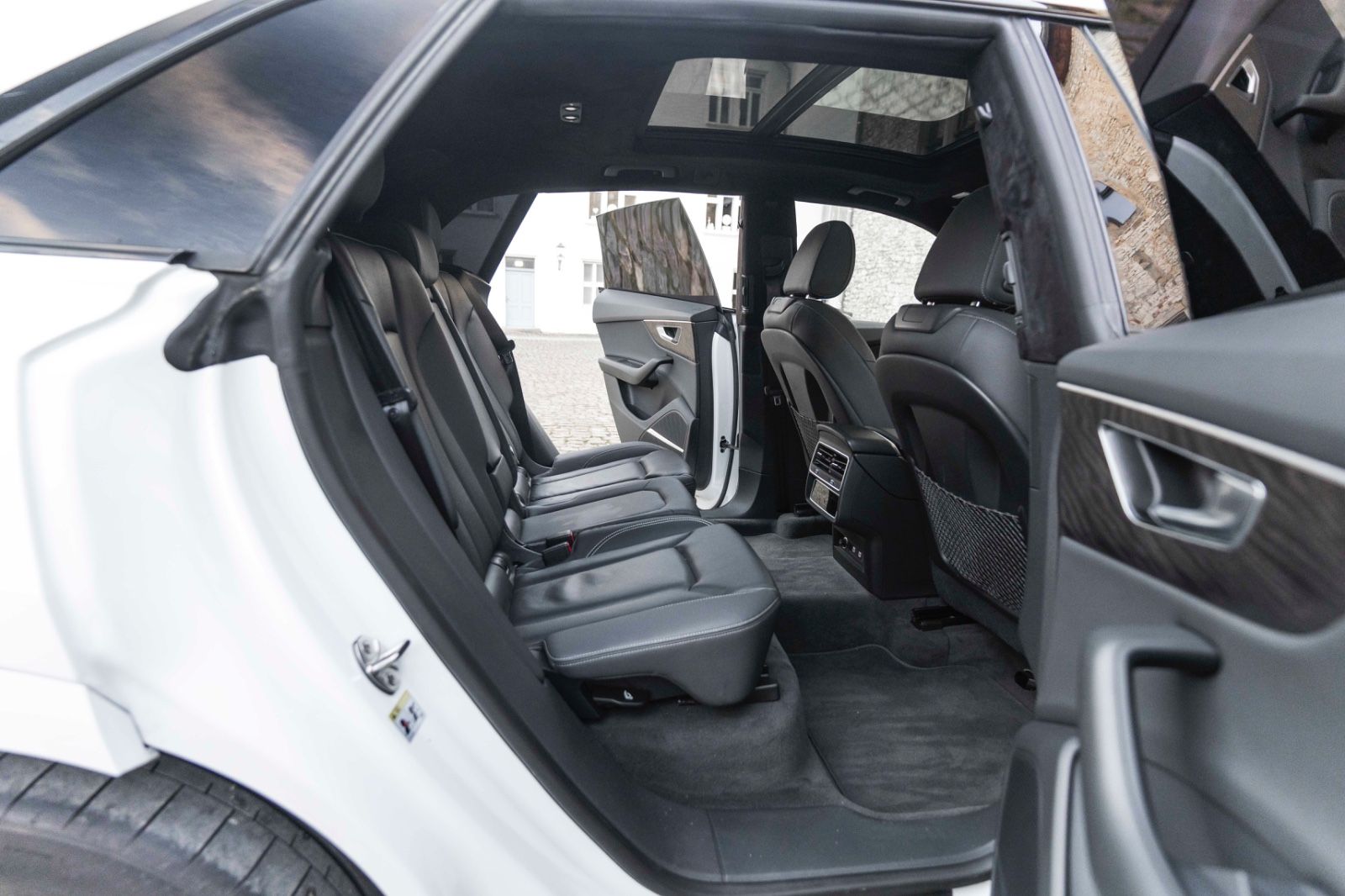 Fahrzeugabbildung Audi Q8 55 TFSI Quattro S-LINE B&O 3D ACC MATRIX NAV