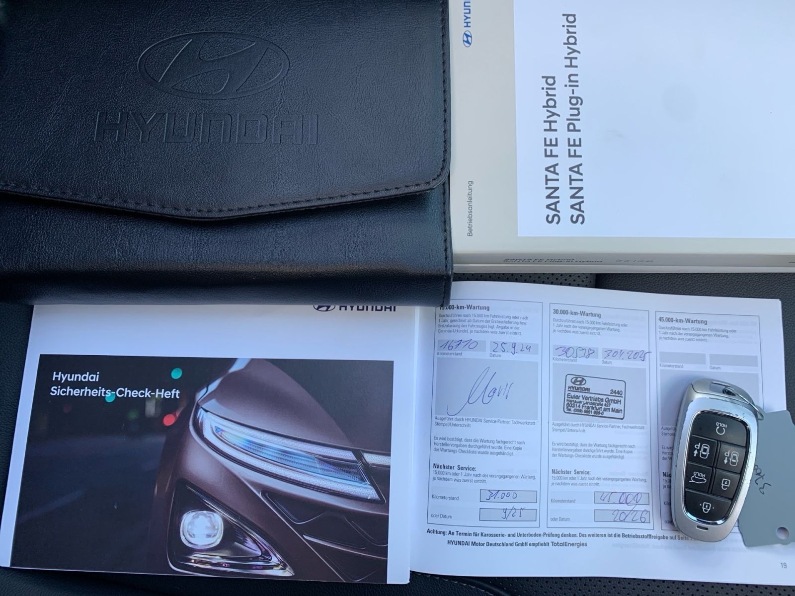 Fahrzeugabbildung Hyundai SANTA FE 1.6 T-GDI Prime Hybrid 4WD Pano Assi II