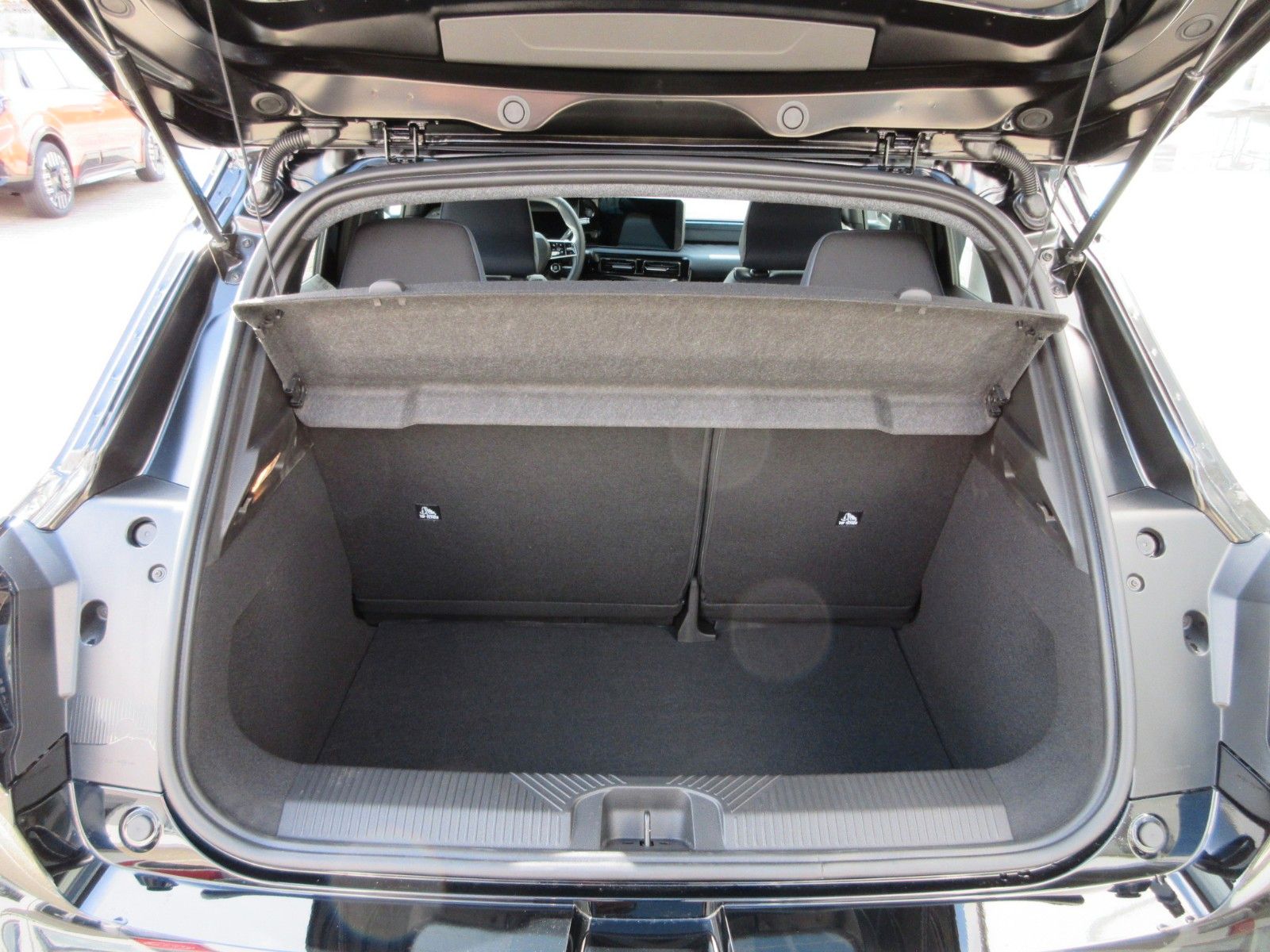 Fahrzeugabbildung Nissan Micra Evolve 52kWh 150PS AT Automatik