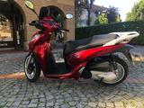 Honda SH 300i Topcase Keyless LED ABS - HONDA ROLLER SH 300I