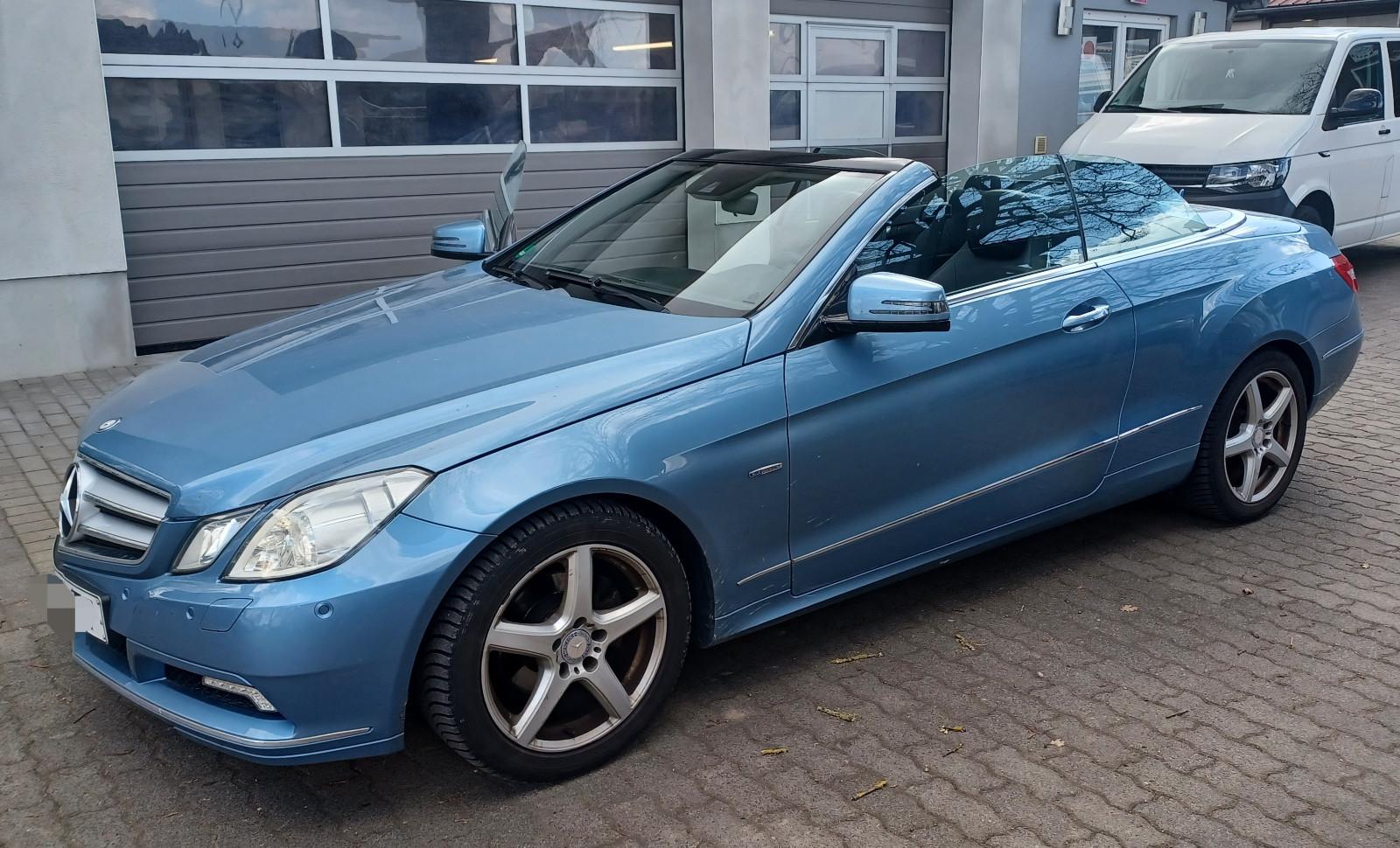 Mercedes-Benz E 250 E Cabrio E 250 CGI BlueEfficiency