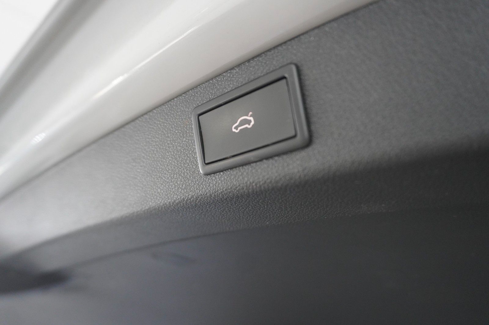 Fahrzeugabbildung SKODA Kodiaq 2.0 TSI STYLE 4X4 7-SITZ NAVI/KAMERA/AHK