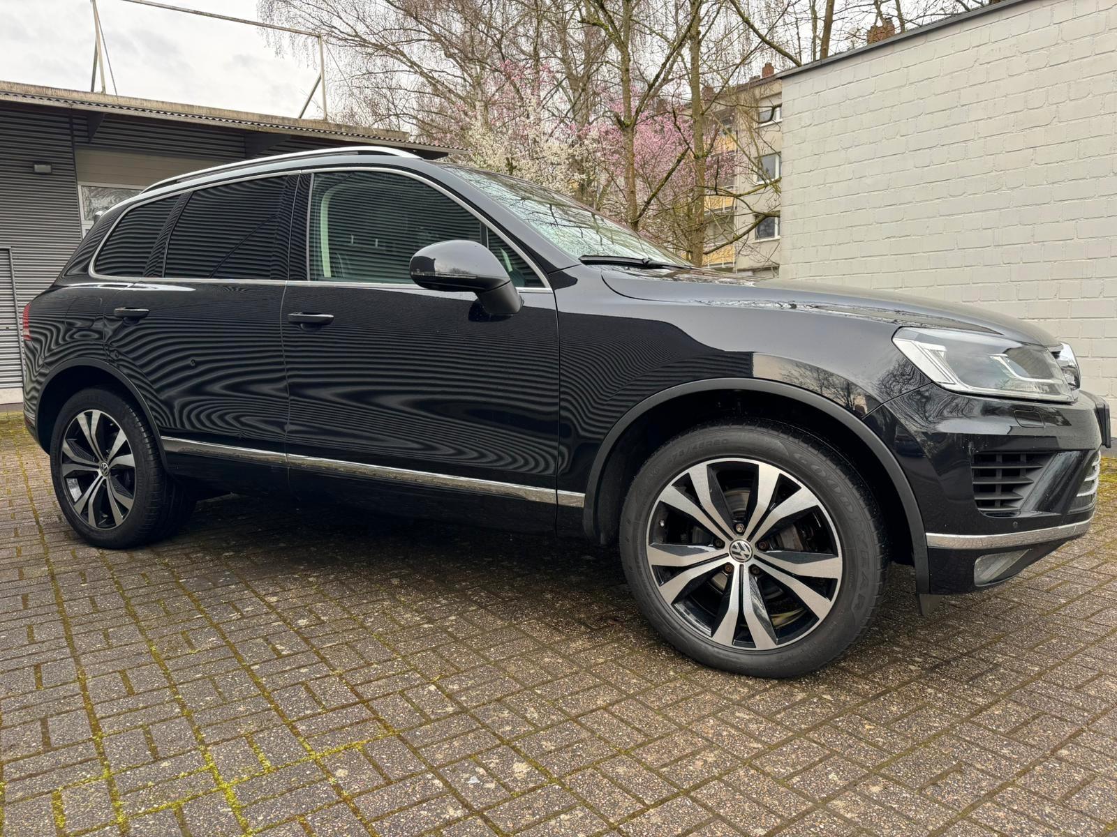 Volkswagen Touareg V6 TDI *LEDER*NAVI*AHK*20"*