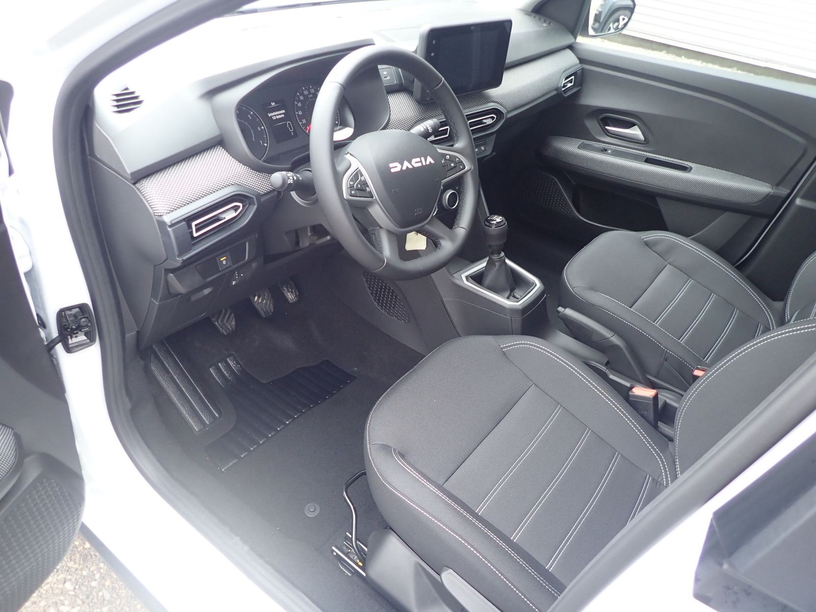 Fahrzeugabbildung Dacia Jogger Expression TCe 110 7-Sitzer