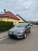Mercedes-Benz Mercedes Benz B Klasse Sports Tourer 180 C... - Mercedes-Benz B 180: Sports Tourer