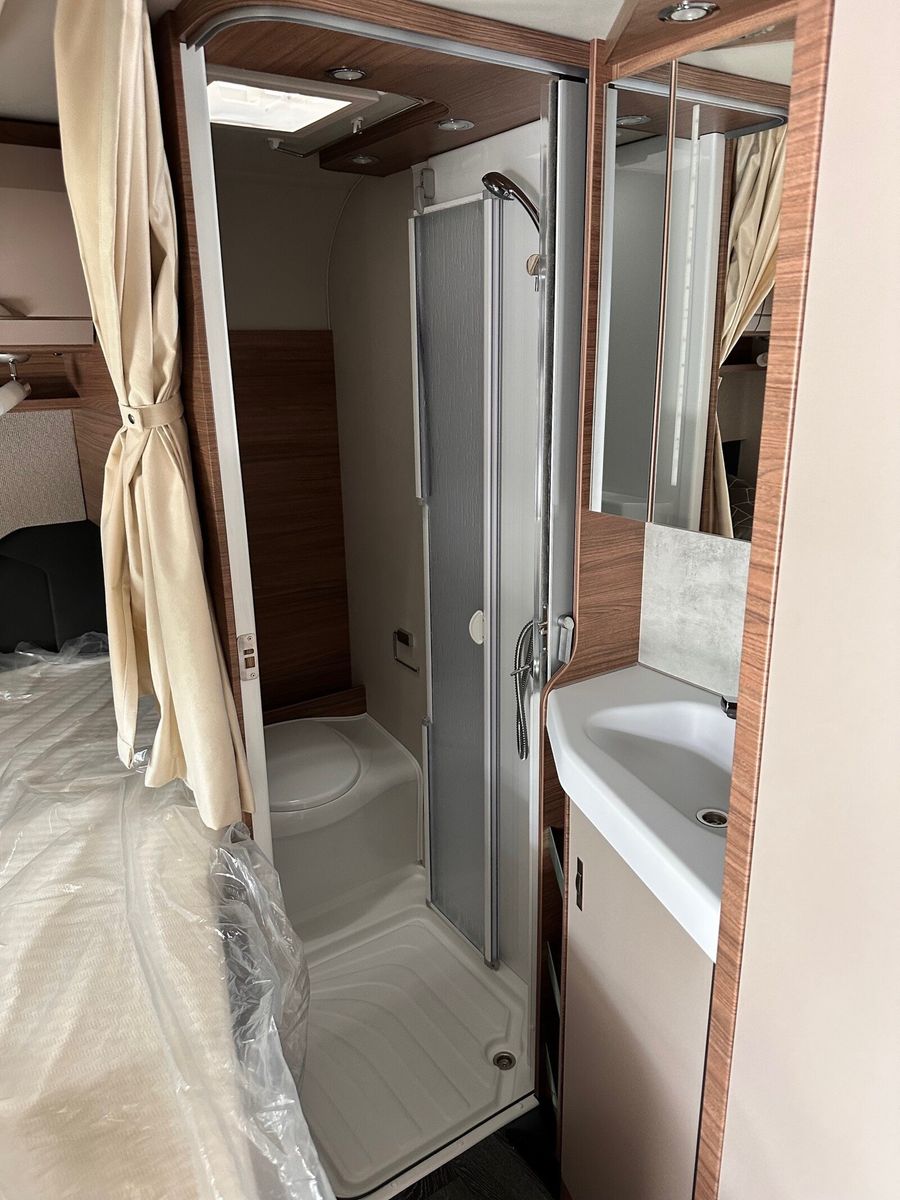 Fahrzeugabbildung Knaus Van TI VANSATION 550 MF AHK Rahmenfenster L-Sit