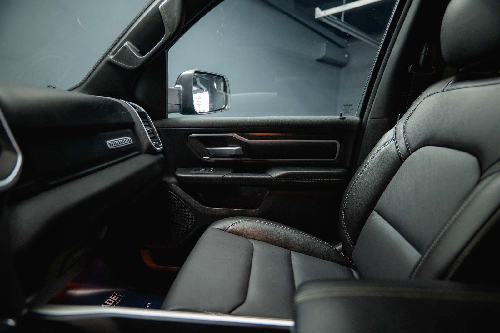 Fahrzeugabbildung Dodge RAM 5.7 V8 HEMI 4x4 OFFROAD BLACK EDITION 19%