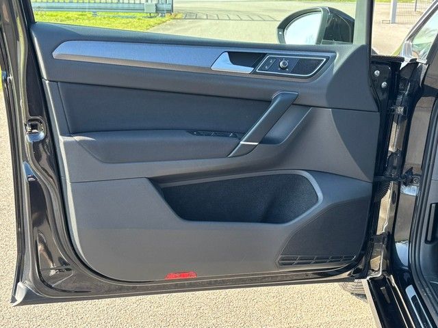 Golf Sportsvan Lounge AHK ALLWETTER XENON