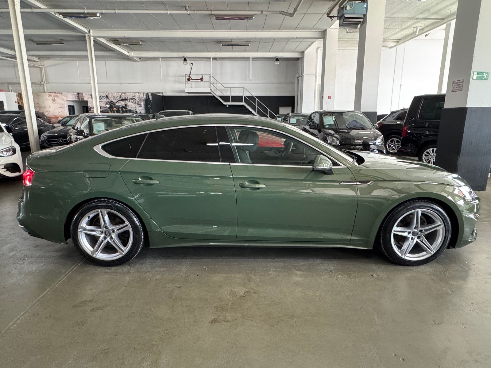 Fahrzeugabbildung Audi A5 SP S-TRONIC SONDERLACKIERUNG S-LINE MEGA VOLL