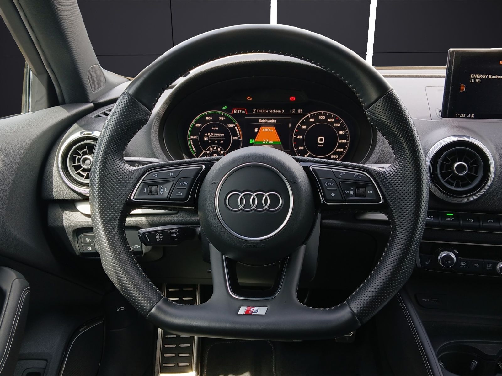 Fahrzeugabbildung Audi A3 Sportback 40 e-tron sport Matrix Navi ACC RFK