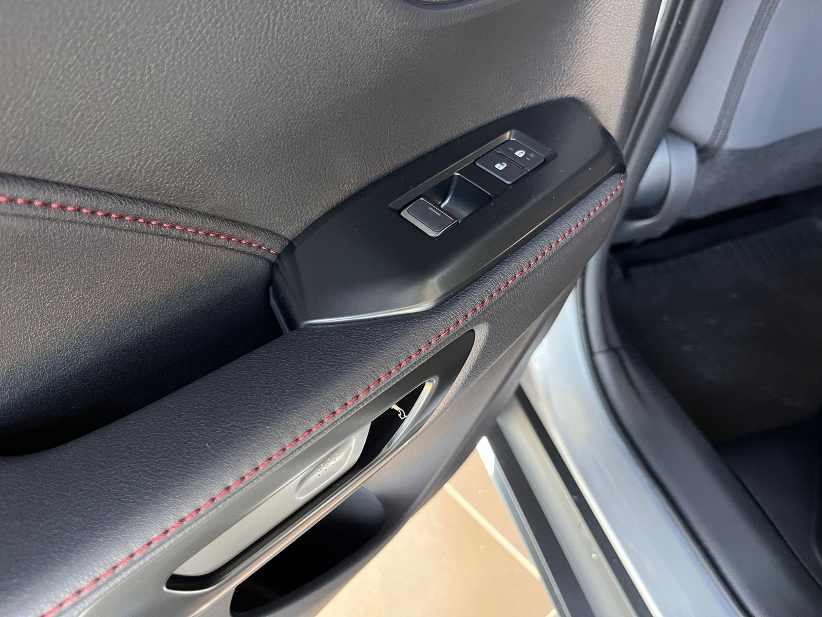 Fahrzeugabbildung Lexus LBX FWD Emotion LED NAV SHZ RFK 18"