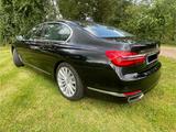 BMW 730d xDrive-Massage- Sitzbel-Laser-HuD-Winterrei - BMW 7er Reihe von privat