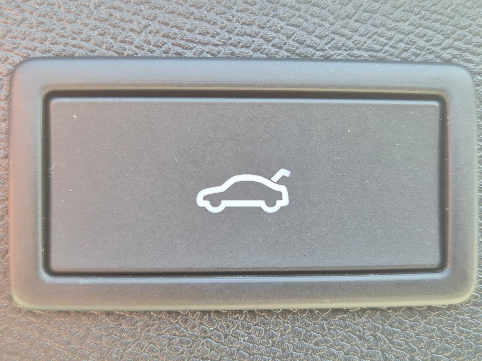 Fahrzeugabbildung CUPRA Leon 1.5 eTSI PANO*DCC*MATRIX*DINAMICA*AHK*5JG.