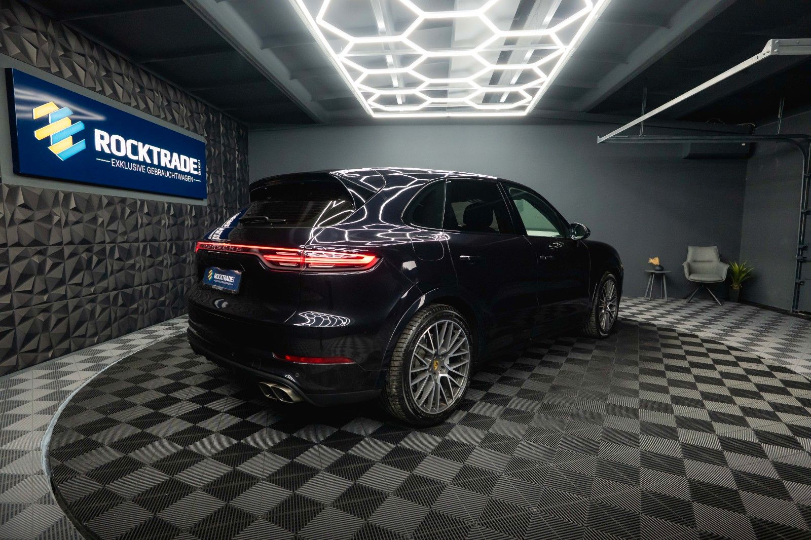 Fahrzeugabbildung Porsche Cayenne Turbo V8 Sport Chrono Black *ACC*LED*