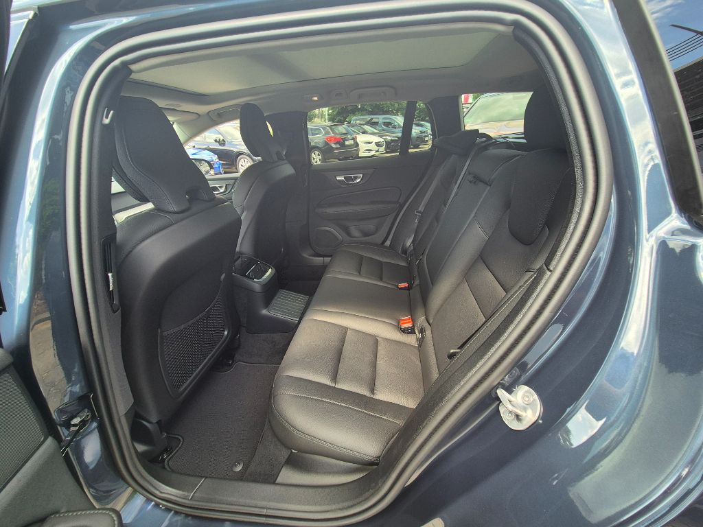 Fahrzeugabbildung Volvo V60 T6 AWD Plus Dark+Lagom-Pak+Licht-Pak+SOFORT