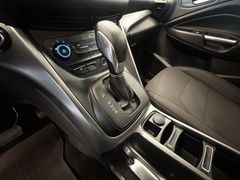 FORD Kuga Trend Allrad Automatik PDC AHK