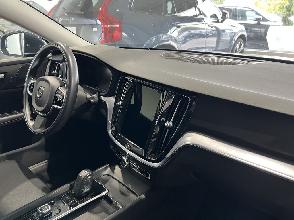 Volvo V60 B3 Momentum Pro BLIS Kamera LED WinterPro