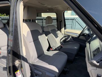Volkswagen T7 Multivan - 7