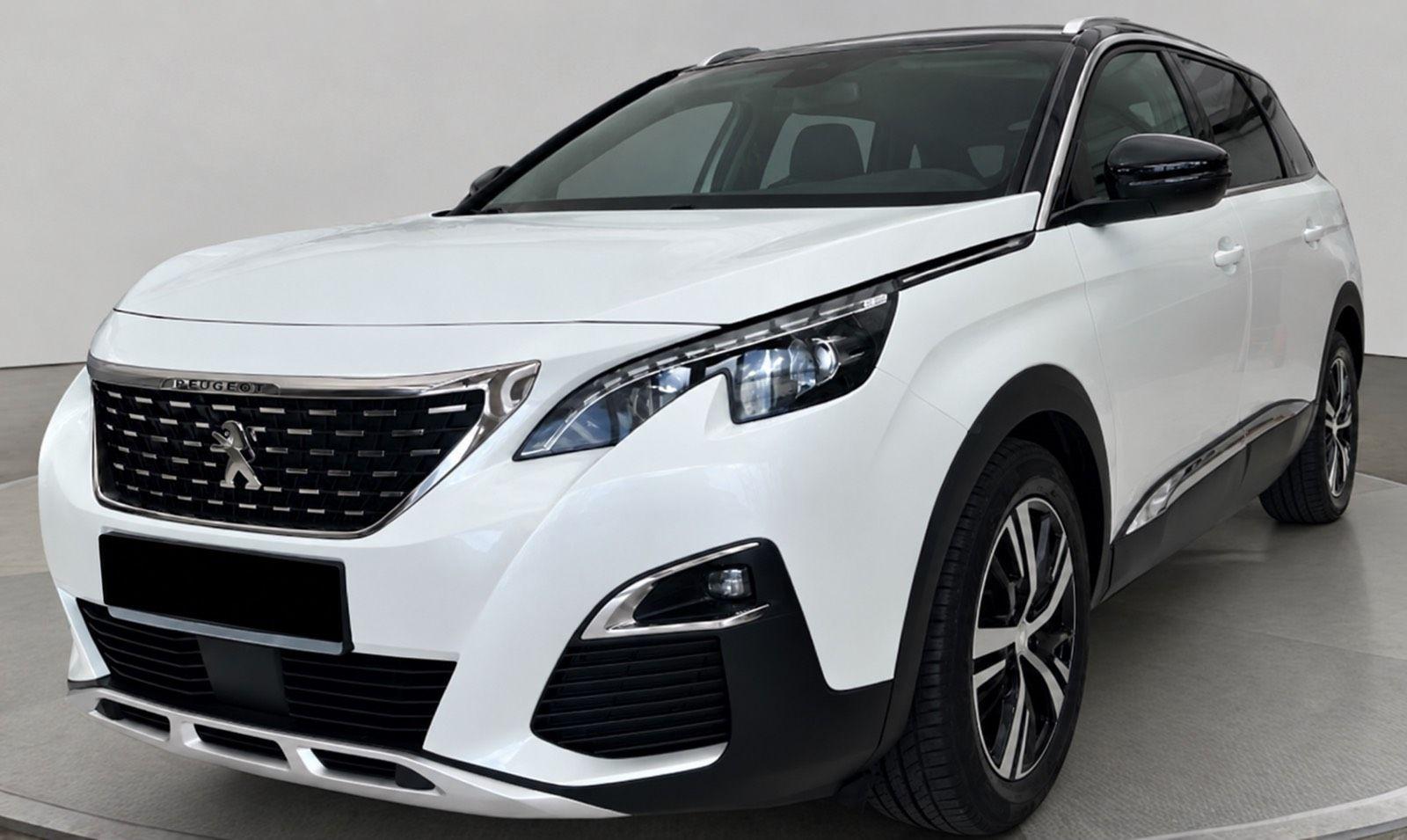 Peugeot e-5008