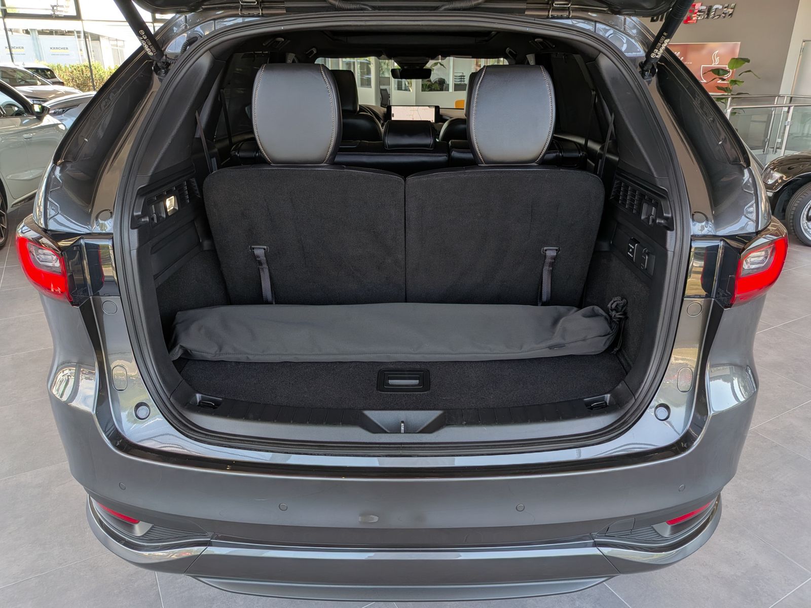 Vehicle image Mazda CX-80 3.3L E-SKYACTIV D 254 HOMURA+ 7-seat Pano