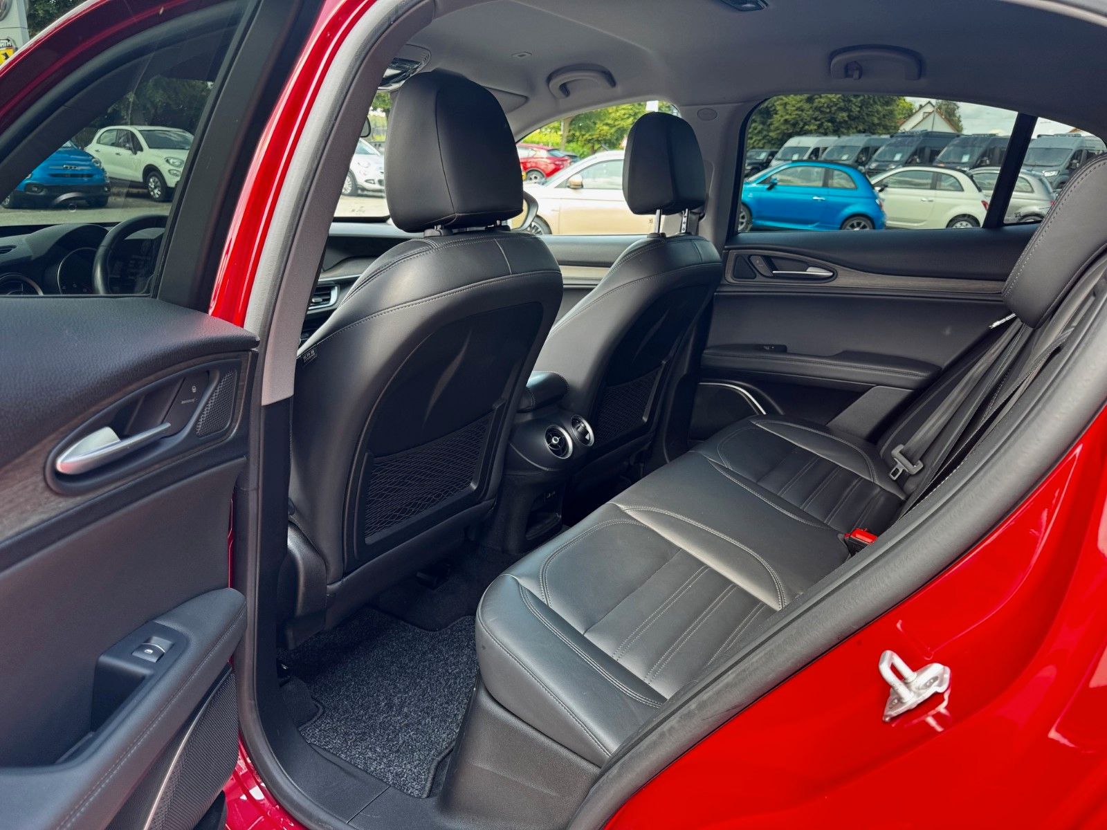 Fahrzeugabbildung Alfa Romeo Stelvio Super 280PS AT Q4 MEMORY NAVI EL. HECKKL