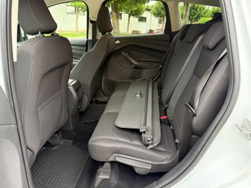 Ford Kuga - 10
