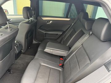 Mercedes E 220 - 8