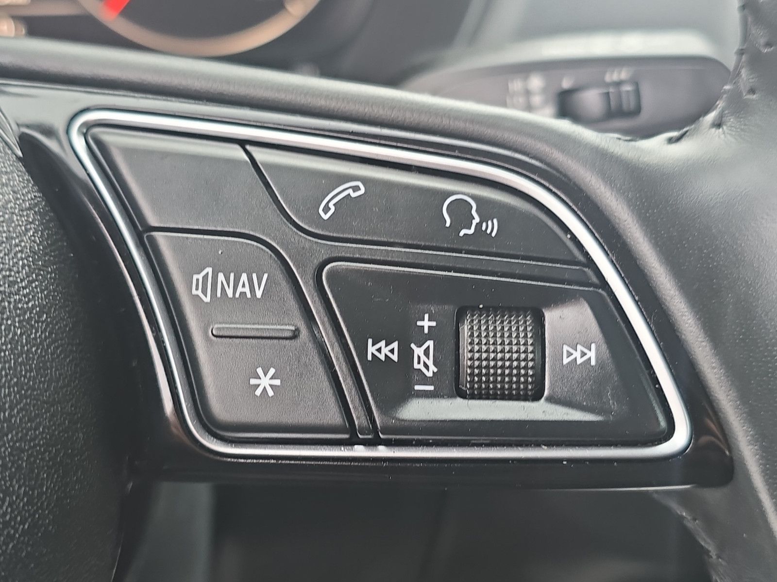 Fahrzeugabbildung Audi Q2 sport ultra  KLIMA PDC SHZ KAMERA SPURASISTEN