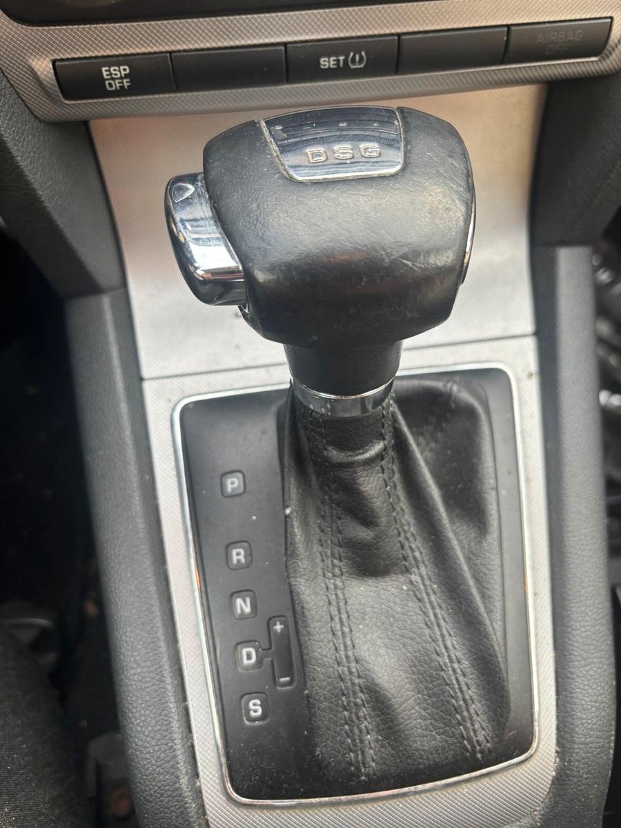 Skoda Octavia 2009 — interior