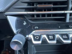 Foto Nummer 24: PEUGEOT 208