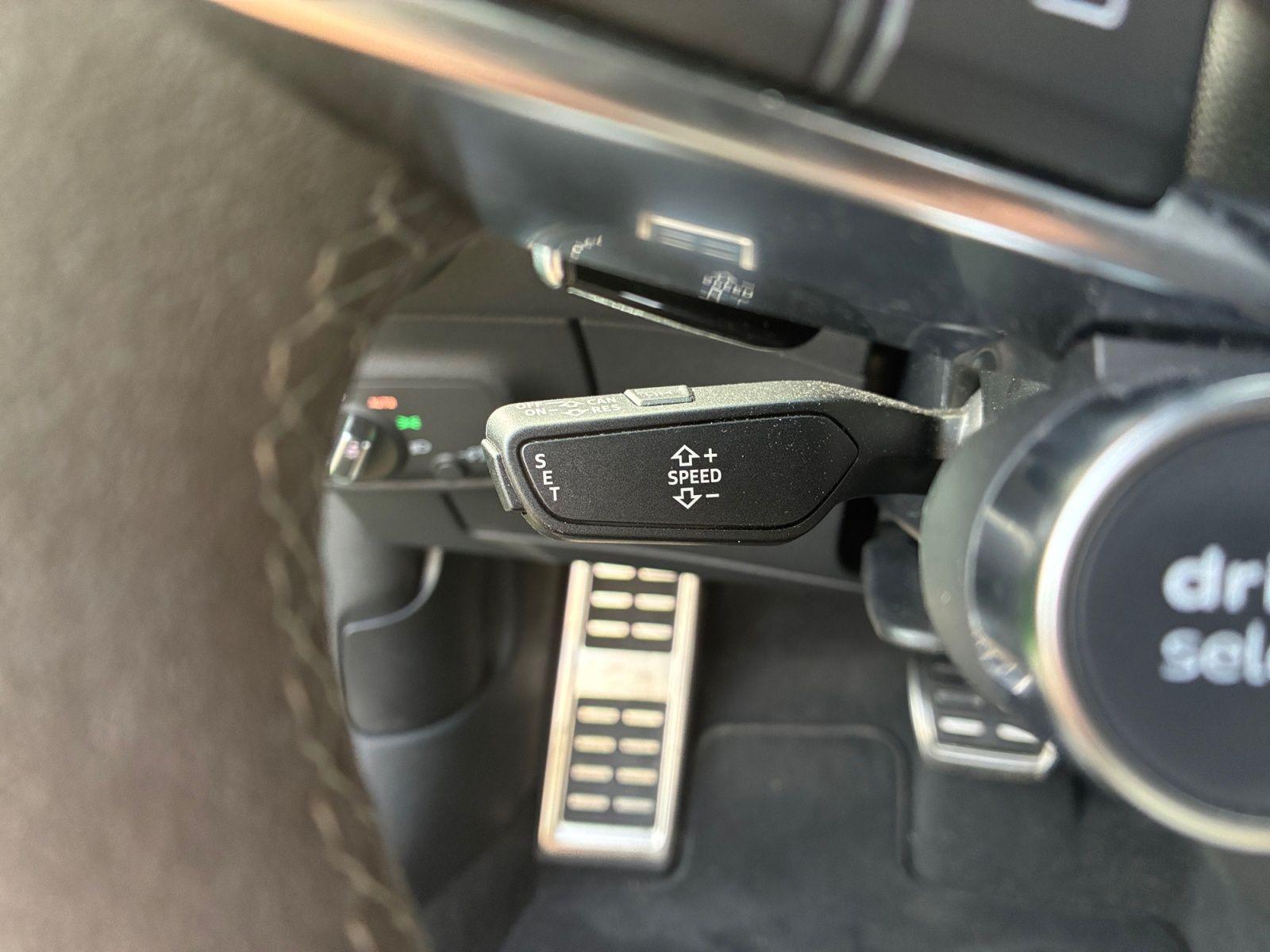 Audi TT RS Coupe 2.5 TFSI Quattro Navi B&O Akrapovic 