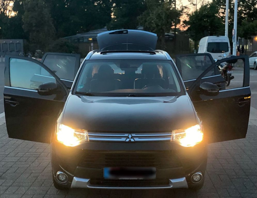 Image of Mitsubishi Outlander